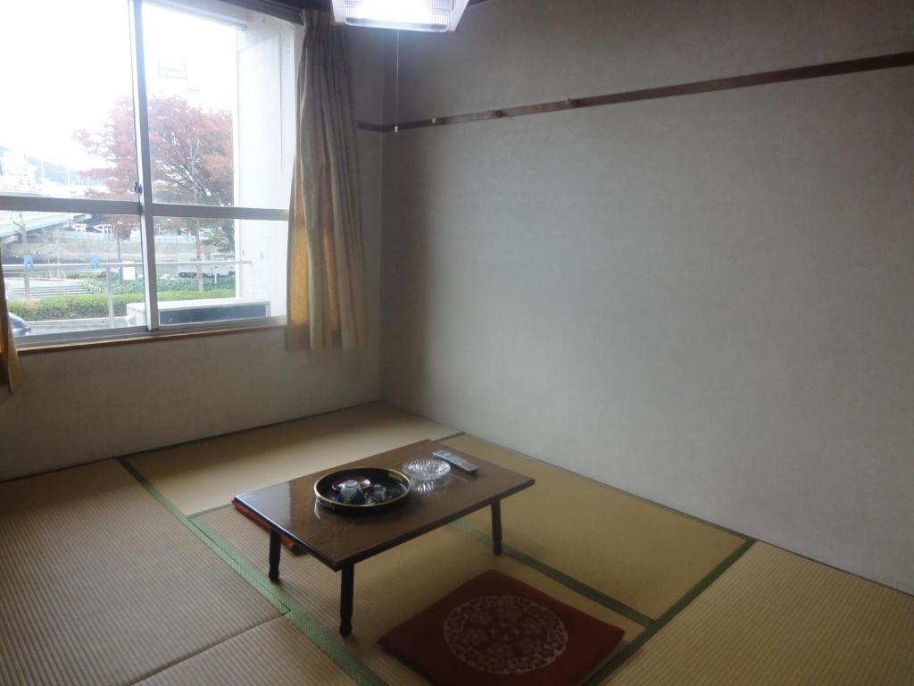 Tenryu Ryokan Hiroshima Habitación foto